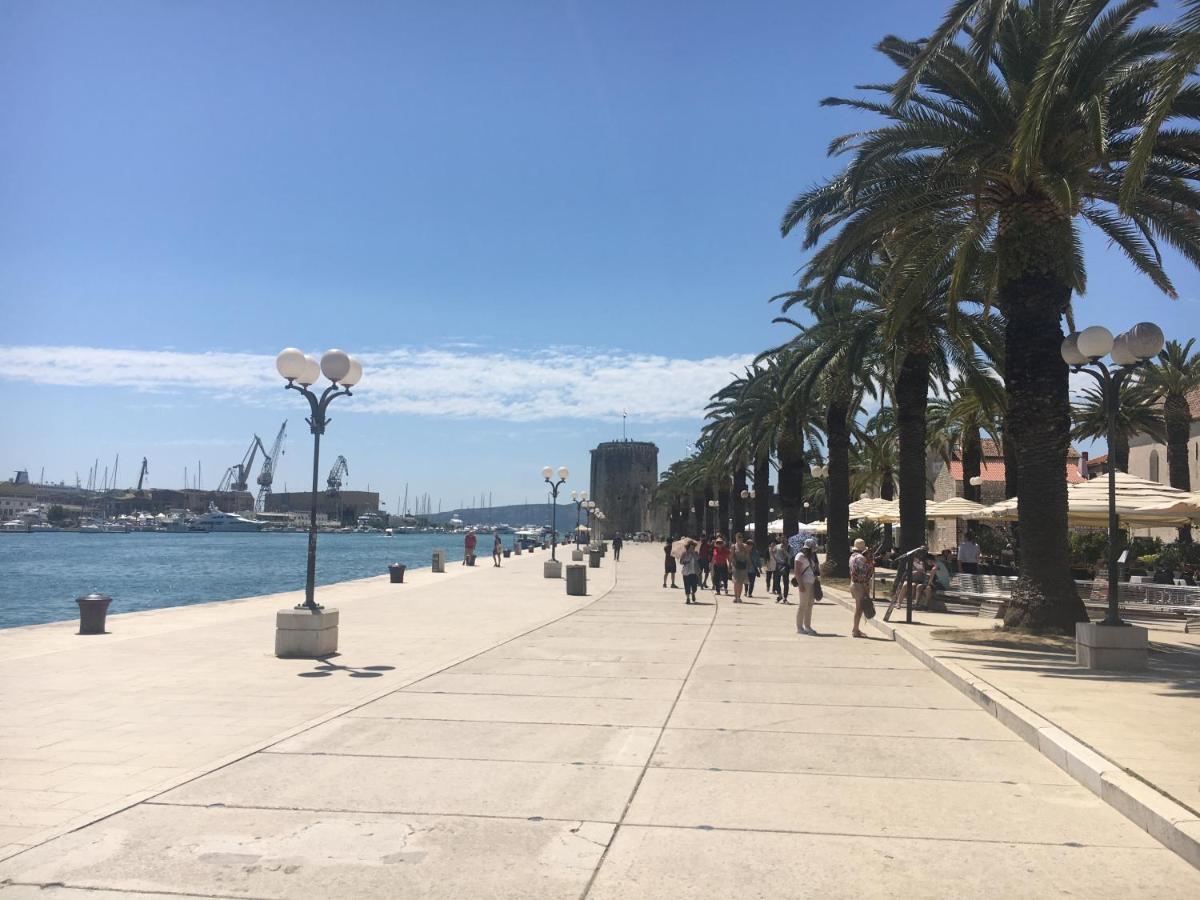 Blue Shell Trogir Apartment Bagian luar foto