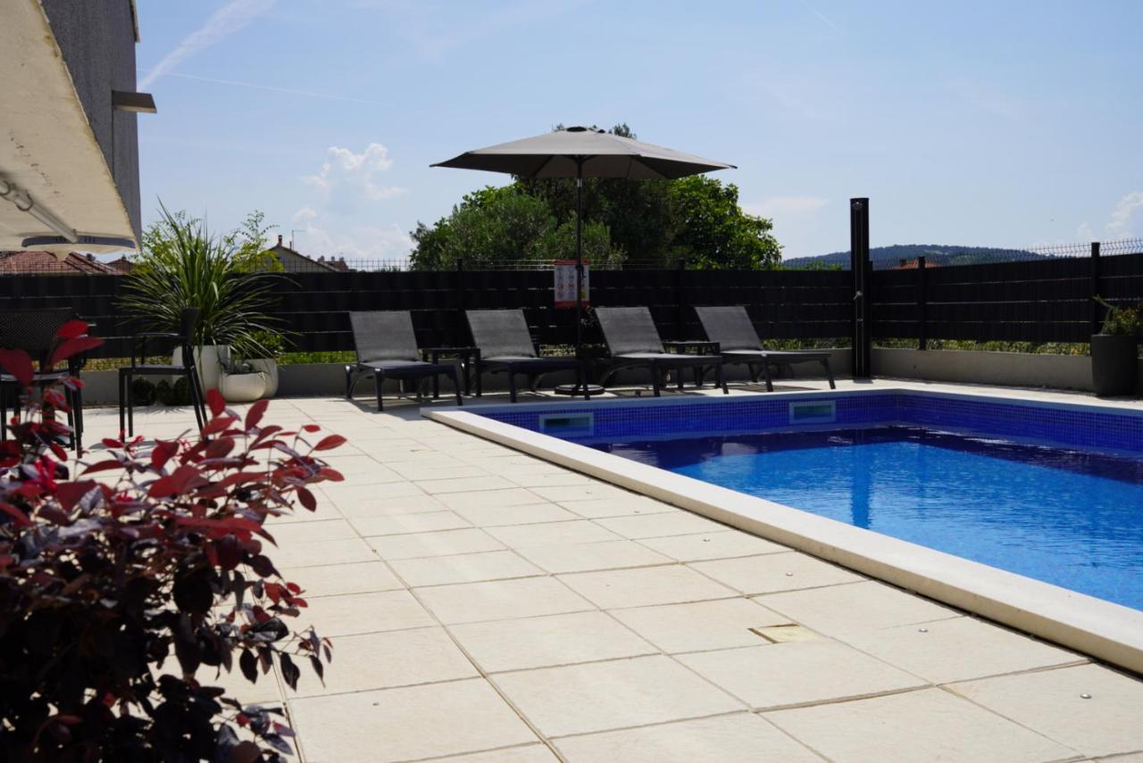 Blue Shell Trogir Apartment Bagian luar foto