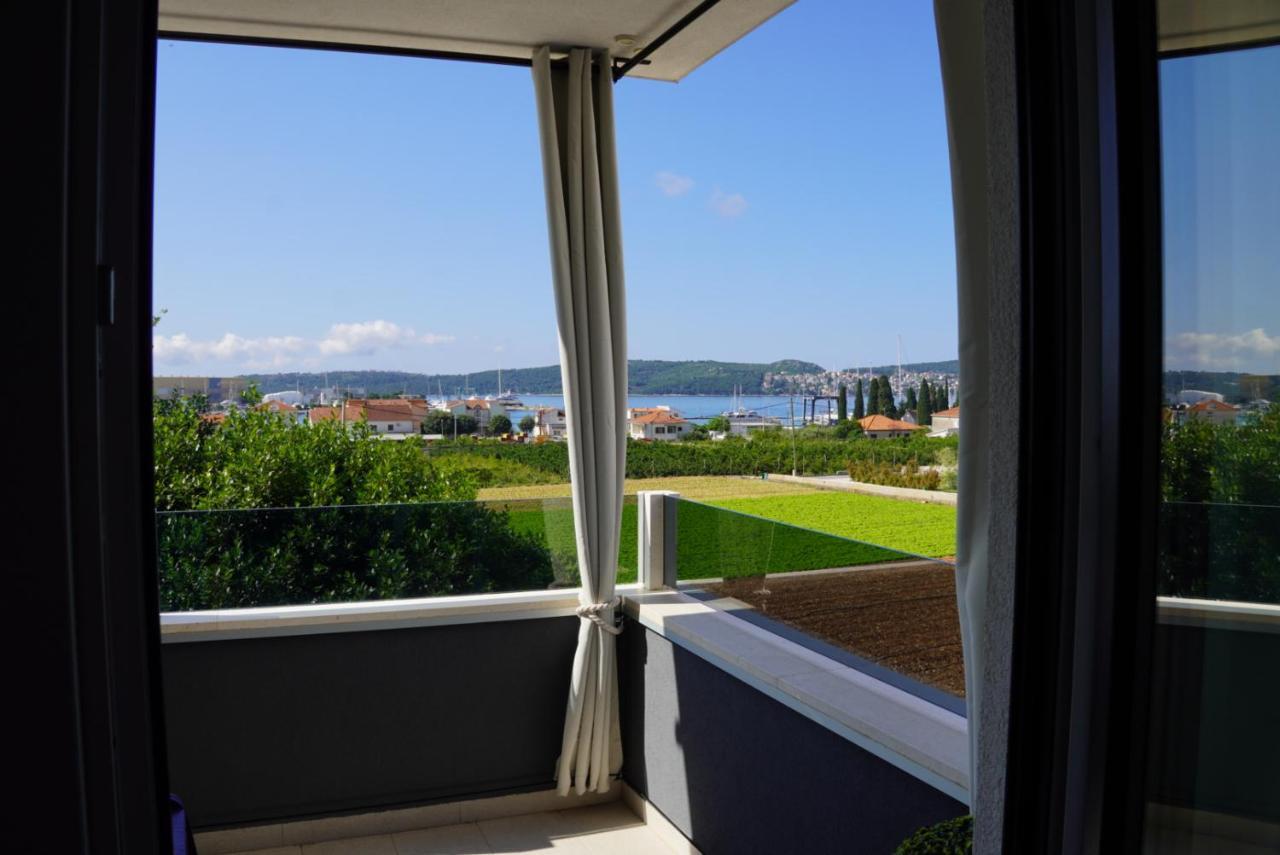 Blue Shell Trogir Apartment Bagian luar foto